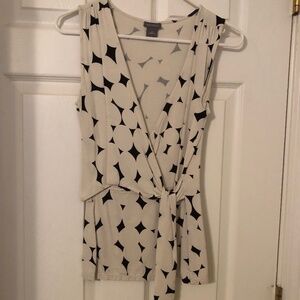 Tie waist top.